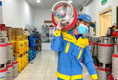 Từ hôm nay, giá gas trong nước tăng 63.000 đồng/bình 12kg