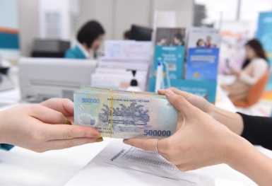 Lãi suất liên ngân hàng bất ngờ tăng lên 13%