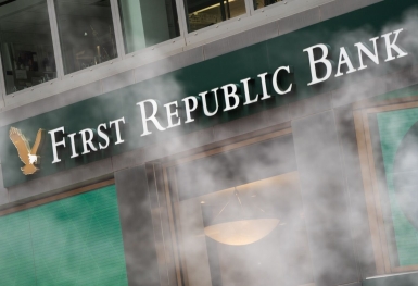 Một ngân hàng vừa được Fed và JPMorgan 'bơm' vốn, cổ phiếu vẫn giảm 60%: Giới đầu Mỹ lo sợ nhiều trường hợp khác như...