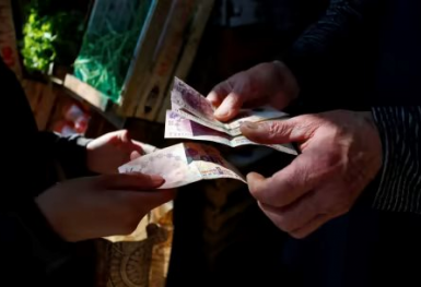 Lạm phát Argentina vượt 100% sau 30 năm: Giá cả tăng khó kiểm soát khi tiền mặt tiếp tục được in ra