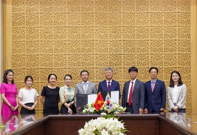 Vingroup và K-Sure ký MOU thúc đẩy hợp tác phát triển kinh tế