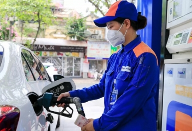 Ngày mai (11/7), giá xăng dầu được dự báo sẽ tăng