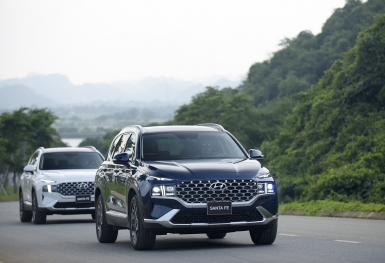 Bảng giá xe Hyundai tháng 7: Hyundai Santa Fe giảm hơn 100 triệu đồng tại đại lý
