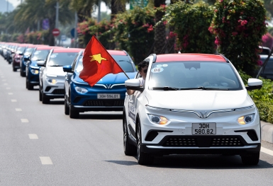 Bộ GTVT đề xuất hỗ trợ 1.000 USD cho người mua ô tô điện