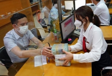 Tin ngân hàng tuần qua: Ngân hàng Nhà nước dừng thi hành quy định kiểm soát cho vay vốn