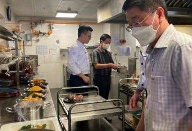 Kiểm tra ATTP dịp Tết Trung thu: Phát hiện vi phạm tại các khách sạn 5 sao ở Hà Nội