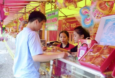 Bánh Trung Thu đua nhau giảm giá, biểu hiện kinh tế tụt dốc