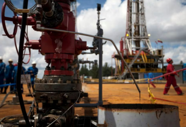 Ai sẽ chiến thắng trên đường đua cạnh tranh giá dầu?