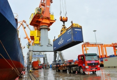 Xuất khẩu Việt Nam tiếp tục vượt qua khó khăn, xuất siêu đạt kỷ lục 26 tỷ USD