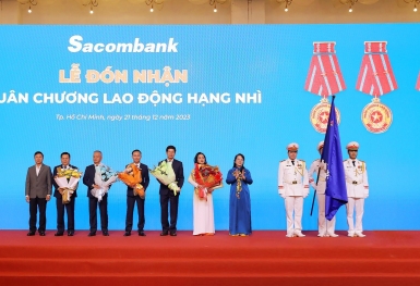Sacombank đón tuổi 32 với loạt thành quả ấn tượng