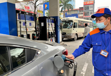 Giá xăng RON95 tiếp tục tăng, giữ ở mức trên 22 nghìn đồng/lít