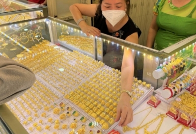 Giá vàng hôm nay (12/1): Bất ngờ tăng mạnh