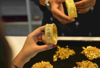 Giá vàng bật tăng, giữ ở mức cao