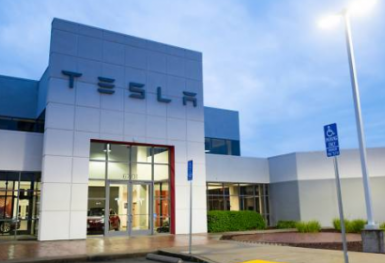Lần đầu tiên Tesla sụt giảm doanh số bán xe trong gần bốn năm