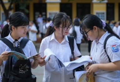 Thi vào lớp 10 “khó hơn cả thi vào đại học”!