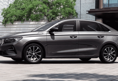 Quay xe với Mazda 3 và Kia K3, dân tình đổ xô săn đón mẫu sedan hạng C vừa ra mắt giá 227 triệu đồng