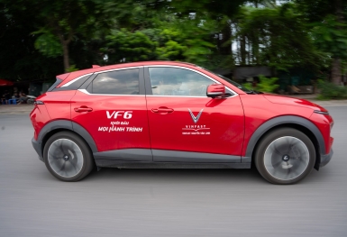 Khách Việt hào hứng xuống tiền mua VinFast VF 6 để nhận ưu đãi ‘nóng bỏng tay’