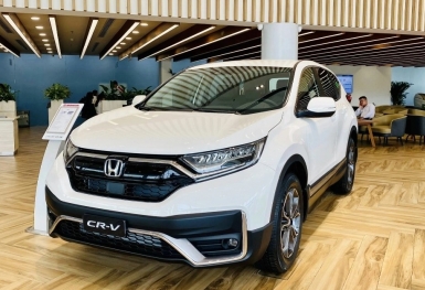 Giá lăn bánh Honda CR-V cuối tháng 8/2024 cực rẻ kèm ưu đãi hấp dẫn, nhăm nhe soán ngôi Mazda CX-5