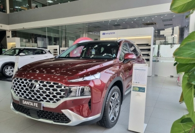Đại chiến Toyota Fortuner và Everest, Hyundai Santa Fe giảm giá sập sàn tại đại lý, rẻ như xe hạng C