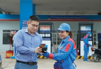 Giá xăng dầu giảm nhẹ gần 200 đồng/lít