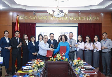 PVcomBank và Trường Cao đẳng Thương mại và Du lịch Hà Nội ký kết hợp tác toàn diện