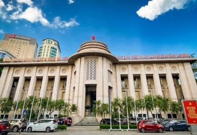 15 ngân hàng nhà nước khu vực được tổ chức lại như thế nào?