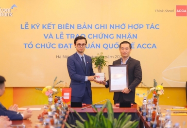 PVcomBank được trao chứng nhận Tổ chức đạt chuẩn Quốc tế ACCA