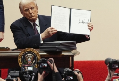 Thuế quan dầu của ông Trump là cơ hội cho châu Âu và châu Á