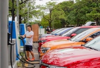 Fast +, Vgreen ra mắt công nghệ sạc xe điện đột phá, tăng công suất 2-3 lần