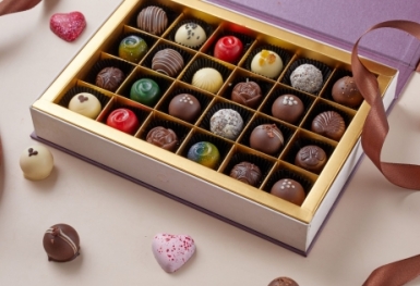 Thị trường quà tặng ngày Valentine tăng giá vẫn 'cháy hàng'