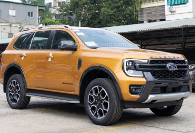 Giá lăn bánh Ford Everest đang cực rẻ giữa tháng 2/2025, đè bẹp Toyota Fortuner và Hyundai Santa Fe