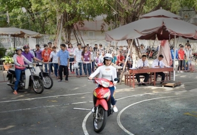 Người có bằng lái ô tô được miễn thi lý thuyết sát hạch xe máy