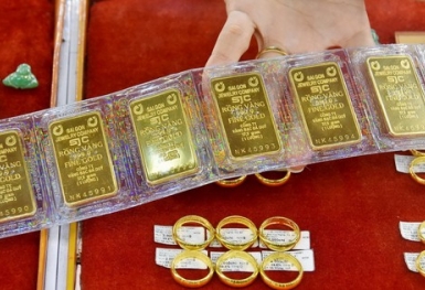 Giá vàng tiếp tục giảm
