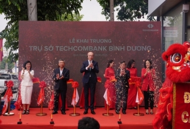 Techcombank tiếp tục ra mắt chi nhánh thế hệ mới tại Bình Dương