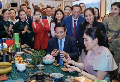 Hương vị trà Việt chinh phục vị giác Thủ tướng Thái Lan tại tiệc chiêu đãi cấp cao