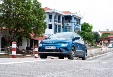 VinDT đẩy mạnh đào tạo lái xe điện hạng B tự động khắp 3 miền