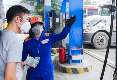 Giá xăng dầu tăng nhẹ