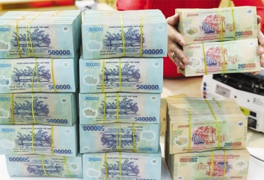 Điểm tin ngân hàng ngày 24/7: Tiền gửi tiếp tục chảy vào ngân hàng