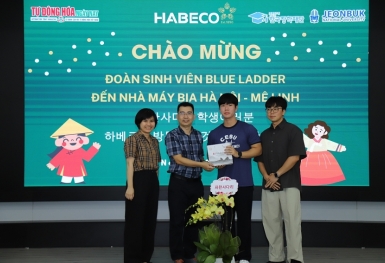 Sinh viên Hàn Quốc hào hứng khám phá môi trường làm việc tại Nhà máy Bia Hà Nội - Mê Linh