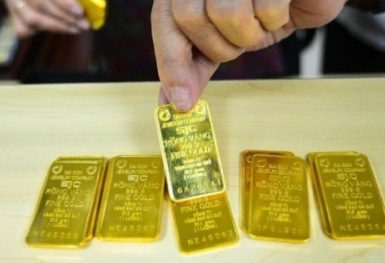 Giá vàng tăng mạnh, lập kỷ lục mới