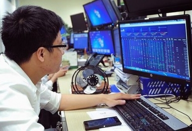 Khối ngoại đảo chiều cuộc chơi, VN-Index thoát cú rơi sâu