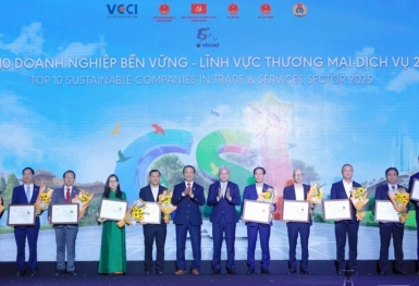 PV Drilling và PVCFC được vinh danh Top 100 doanh nghiệp bền vững tại Việt Nam 2025