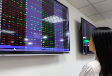 Dòng tiền bắt đáy nhập cuộc mạnh, VN-Index bật tăng trở lại sát mốc 1.680 điểm