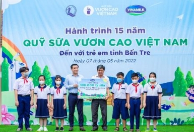 Vinamilk khởi động hành trình năm thứ 15 của Quỹ sữa Vươn cao Việt Nam tại nhiều địa phương