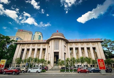 Tin ngân hàng nổi bật trong tuần: Lợi nhuận Vietcombank và MB dự báo tăng, cho vay bất động sản tiếp tục bị siết