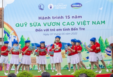 Vinamilk và Quỹ sữa Vươn cao Việt Nam tổ chức nhiều hoạt động đồng hành nhân dịp 15 thành lập