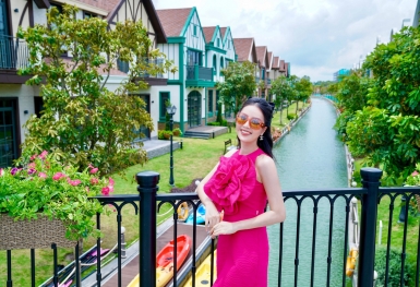 Á hậu Thụy Vân tự thưởng kỳ nghỉ sau Miss World 2022