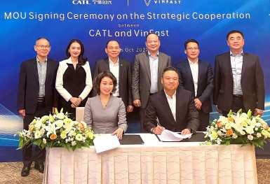 CATL và VinFast hợp tác chiến lược toàn cầu, thúc đẩy di chuyển điện hóa