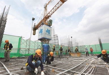 'Bão giá' nguyên vật liệu và chi phí lãi vay 'bào mòn' lợi nhuận loạt doanh nghiệp xây dựng