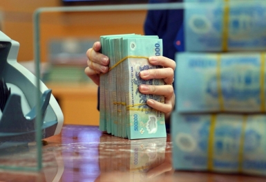 Nhiều nhà băng nâng lãi suất huy động lên mức gần 11%